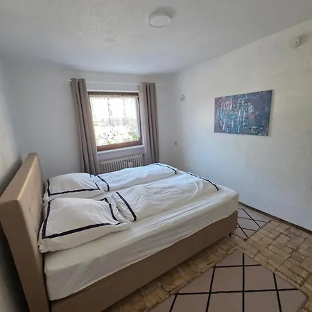 Garten Eg Mit 3 Schlafzimmern 95qm * Κάρλσφελντ